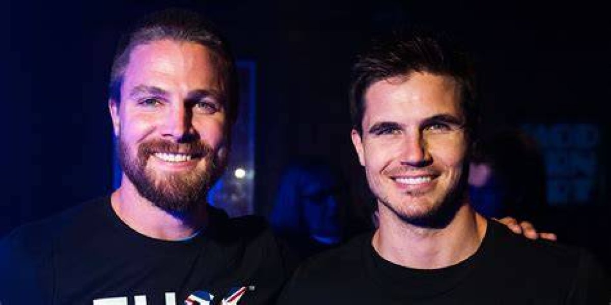 Does Stephen Amell Have a Sibling?